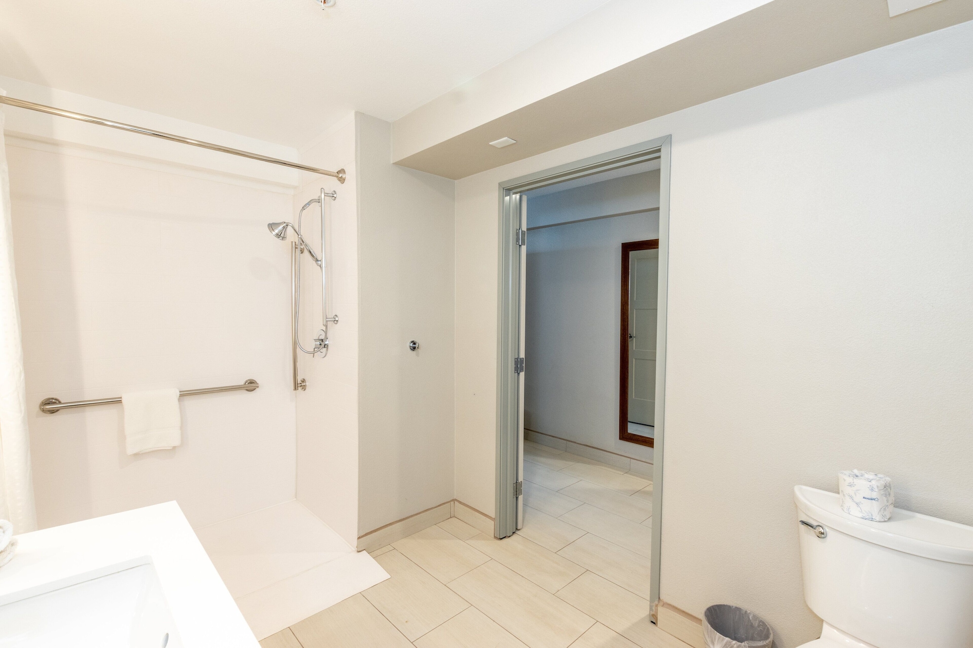 holiday inn express anaheim west by ihg