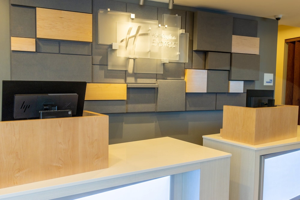 holiday inn express anaheim west by ihg