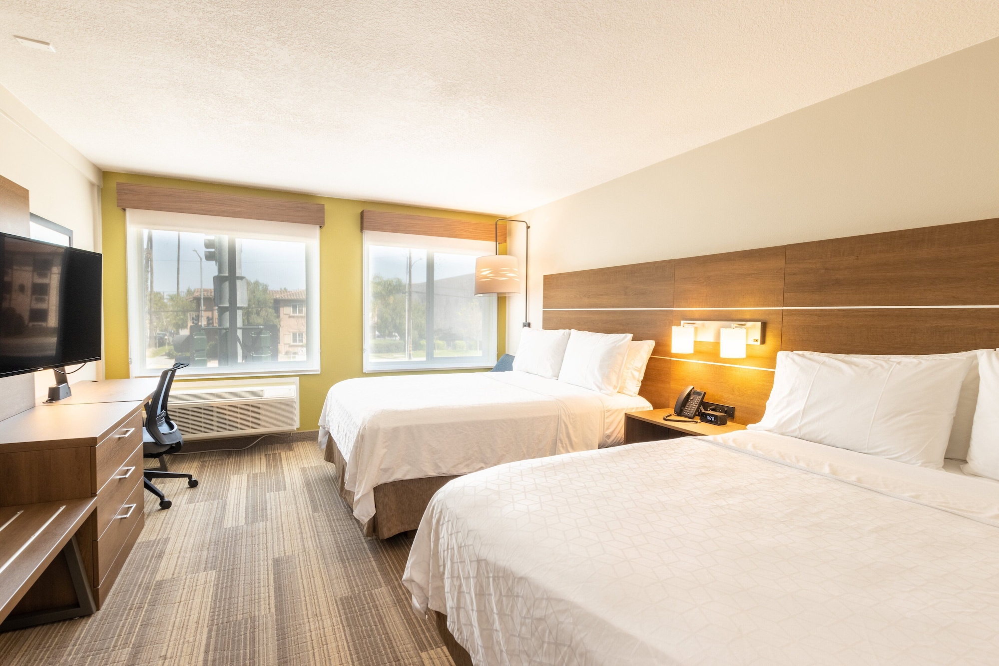 holiday inn express anaheim west by ihg