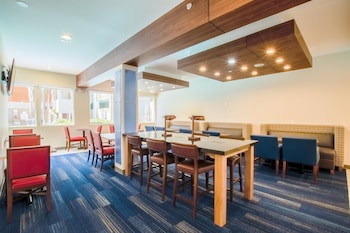 holiday inn express anaheim west by ihg