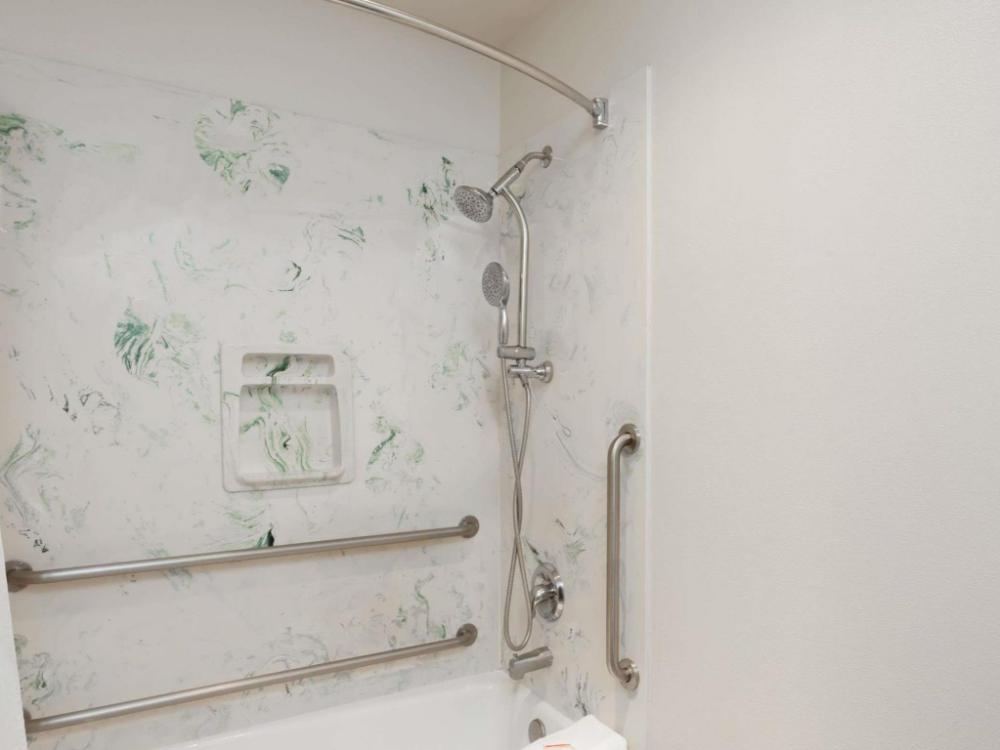 days inn and suites by wyndham south gate