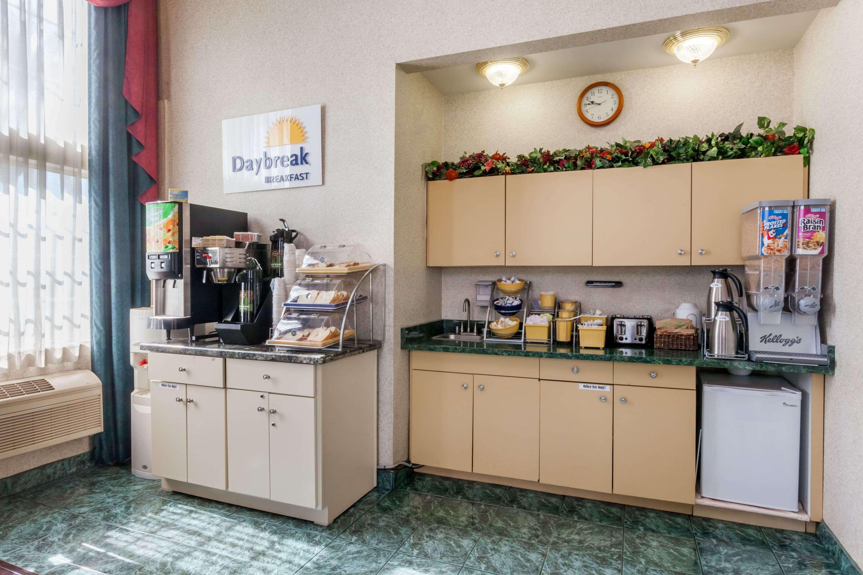 Days Inn & Suites By Wyndham South Gate,Downey>>Cudahy,2 star