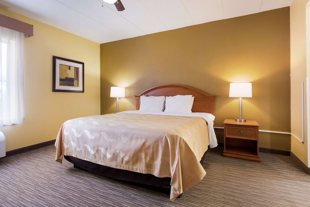 quality inn and suites cvg airport