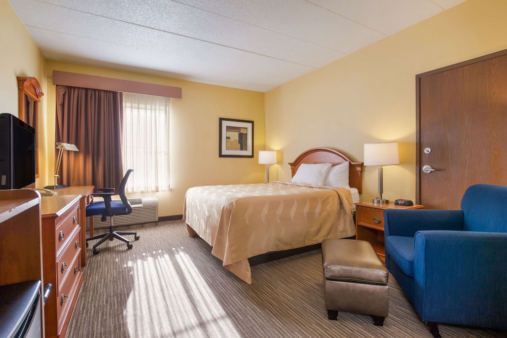 quality inn and suites cvg airport