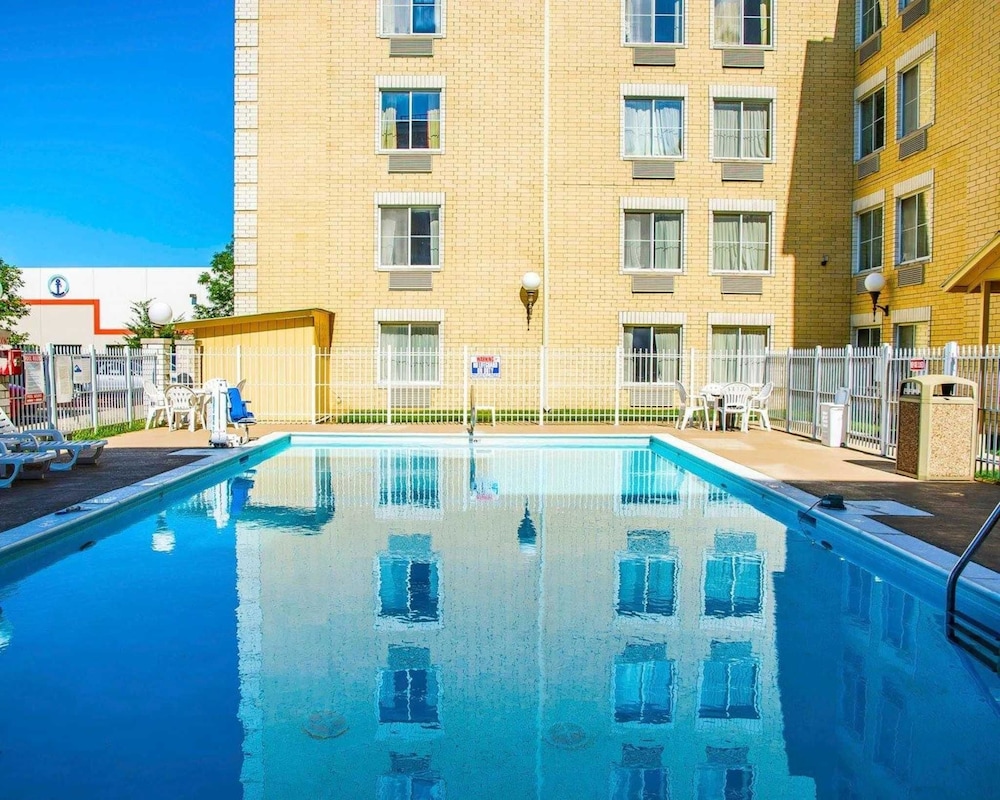 quality inn and suites cvg airport