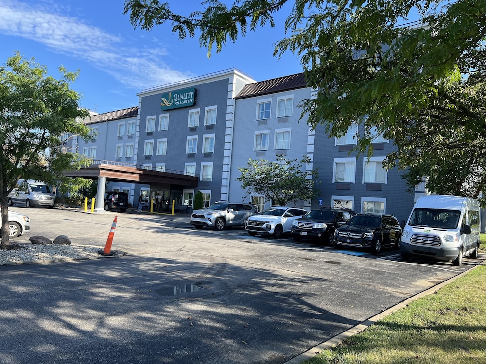 quality inn and suites cvg airport