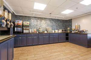 quality inn and suites cvg airport