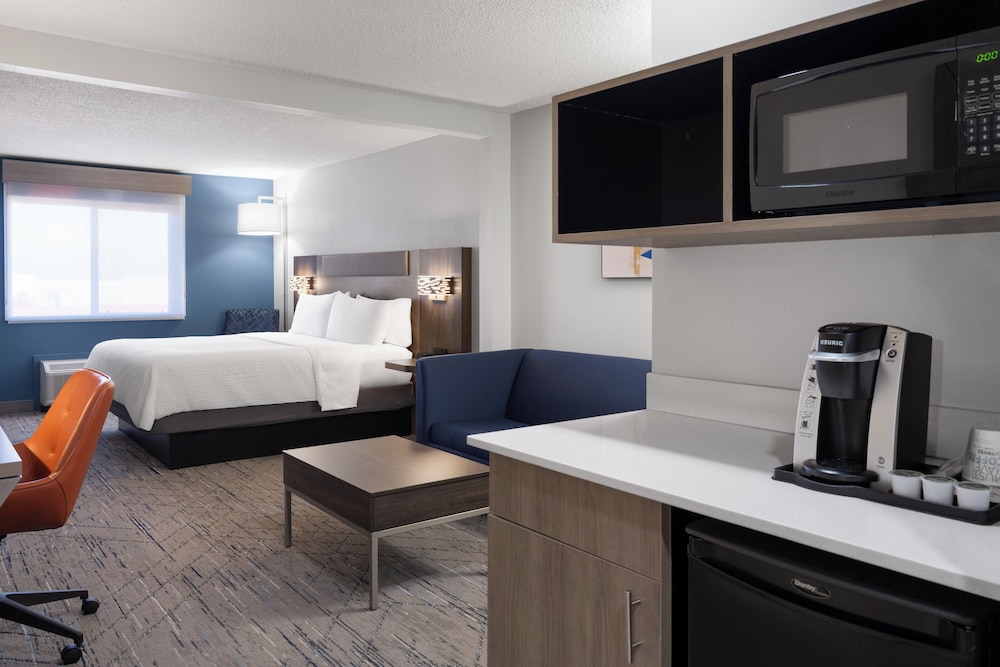 holiday inn express and suites midwest by ihg