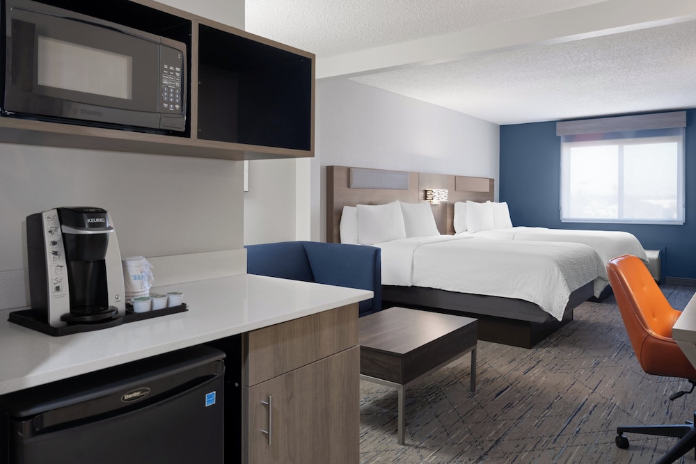 holiday inn express and suites midwest by ihg