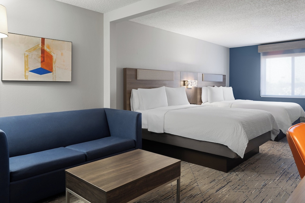 holiday inn express and suites midwest by ihg