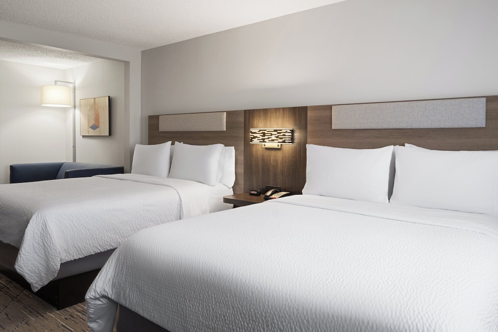 holiday inn express and suites midwest by ihg