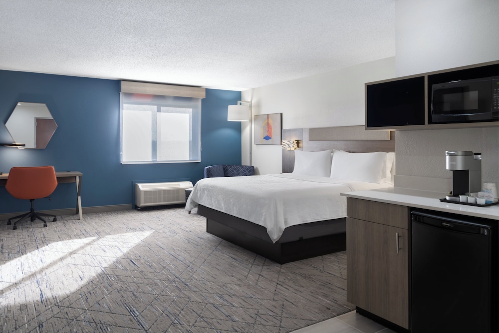 holiday inn express and suites midwest by ihg
