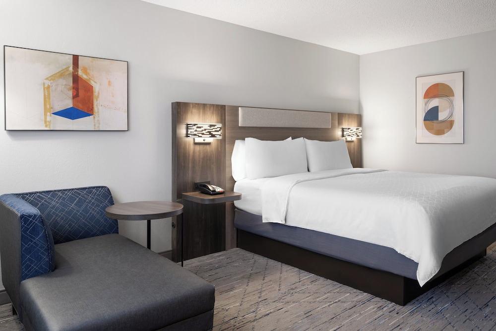 holiday inn express and suites midwest by ihg