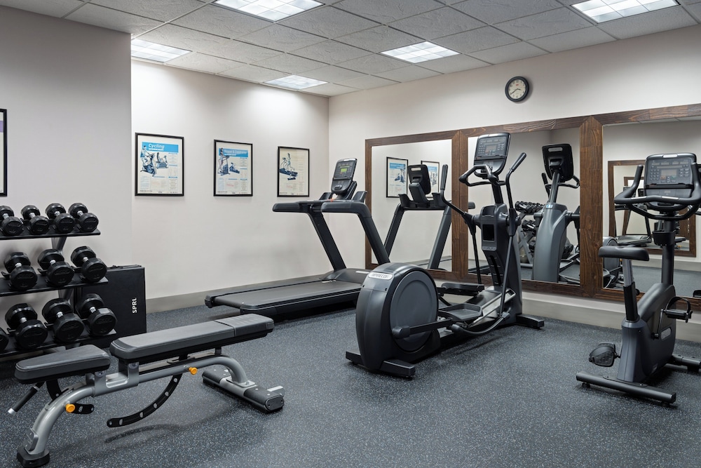 holiday inn express and suites midwest by ihg