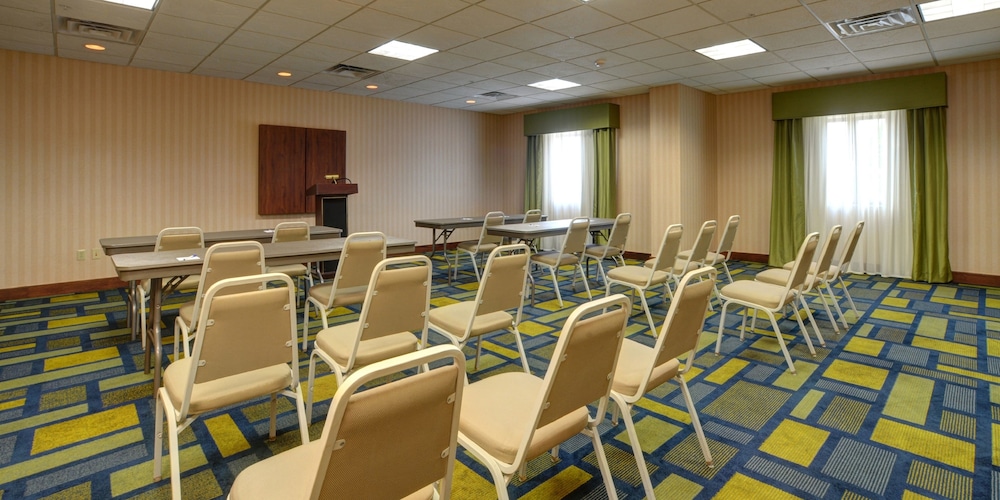 holiday inn express and suites midwest by ihg