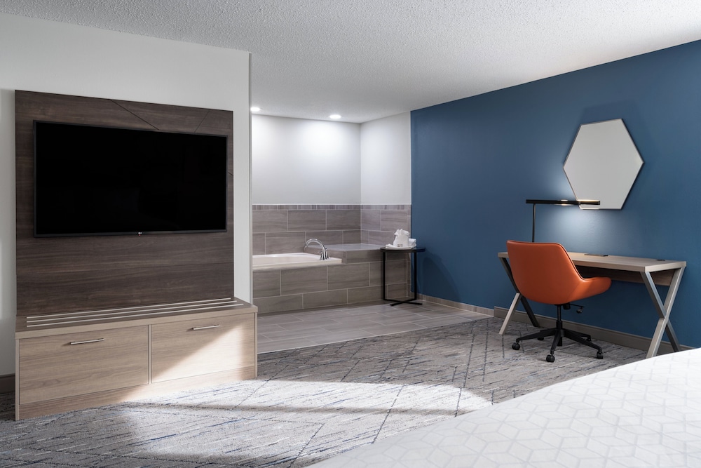 holiday inn express and suites midwest by ihg