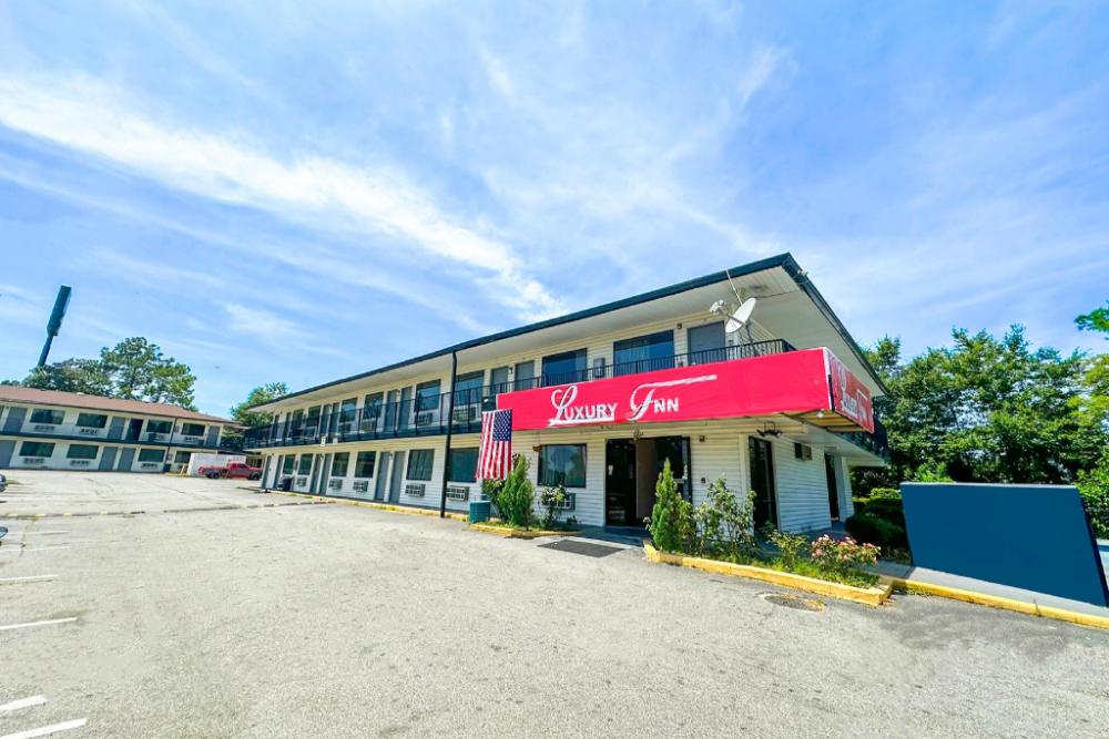 luxury inn by oyo albany