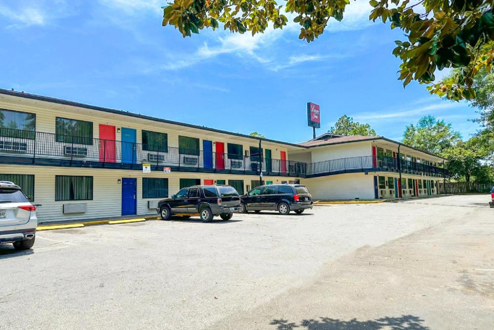 luxury inn by oyo albany