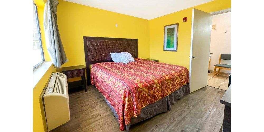 luxury inn by oyo albany