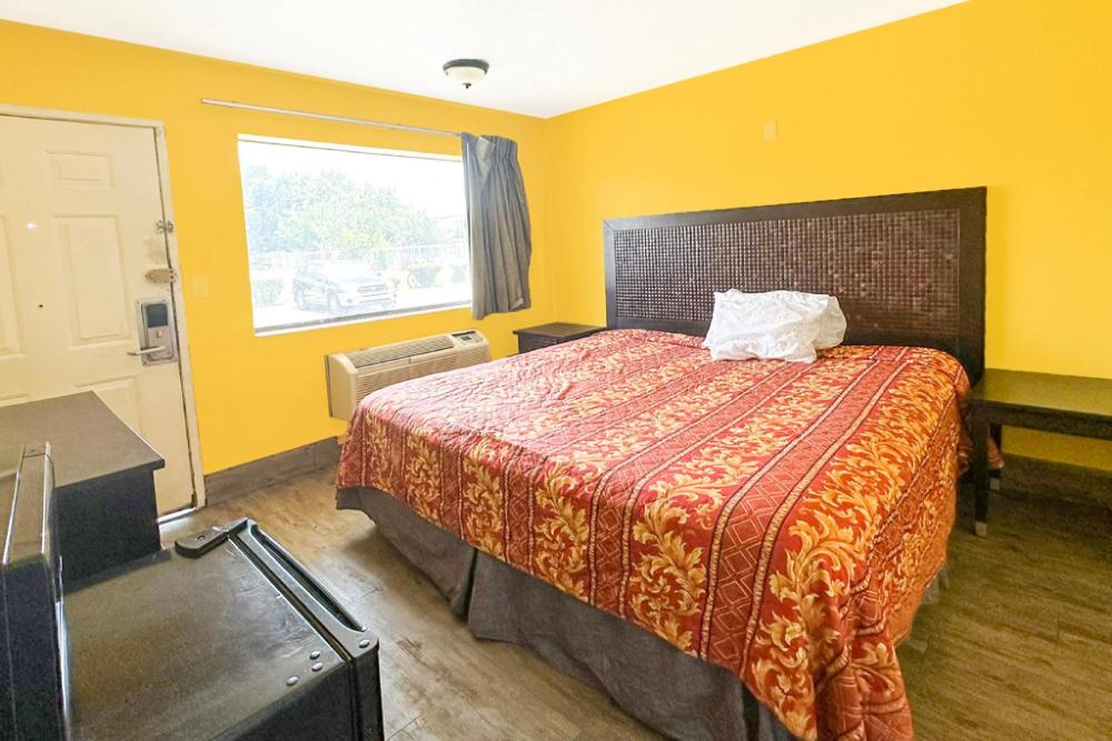 luxury inn by oyo albany