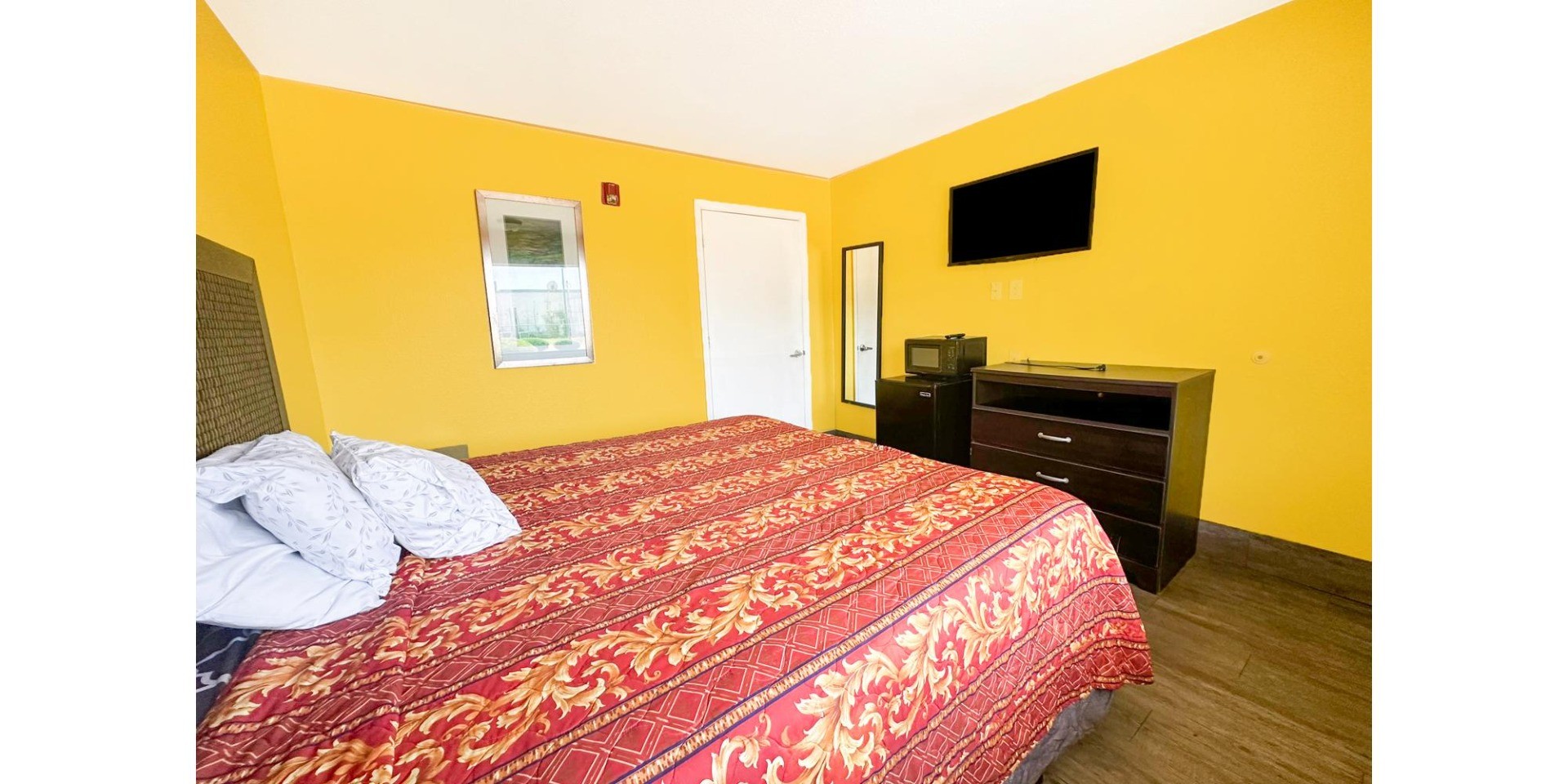 luxury inn by oyo albany