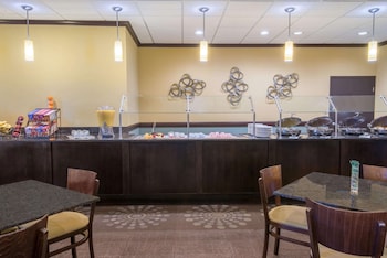 wyndham garden oklahoma city conference ctr airpt bricktown