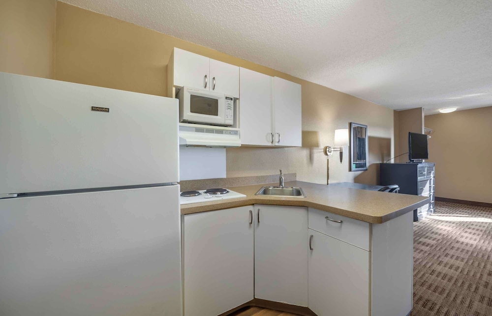 extended stay america suites oklahoma city airport