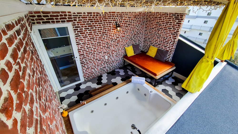 letstay hotel adults only