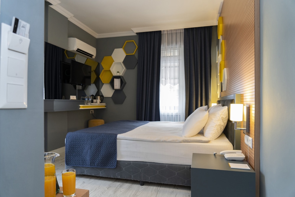 letstay hotel adults only