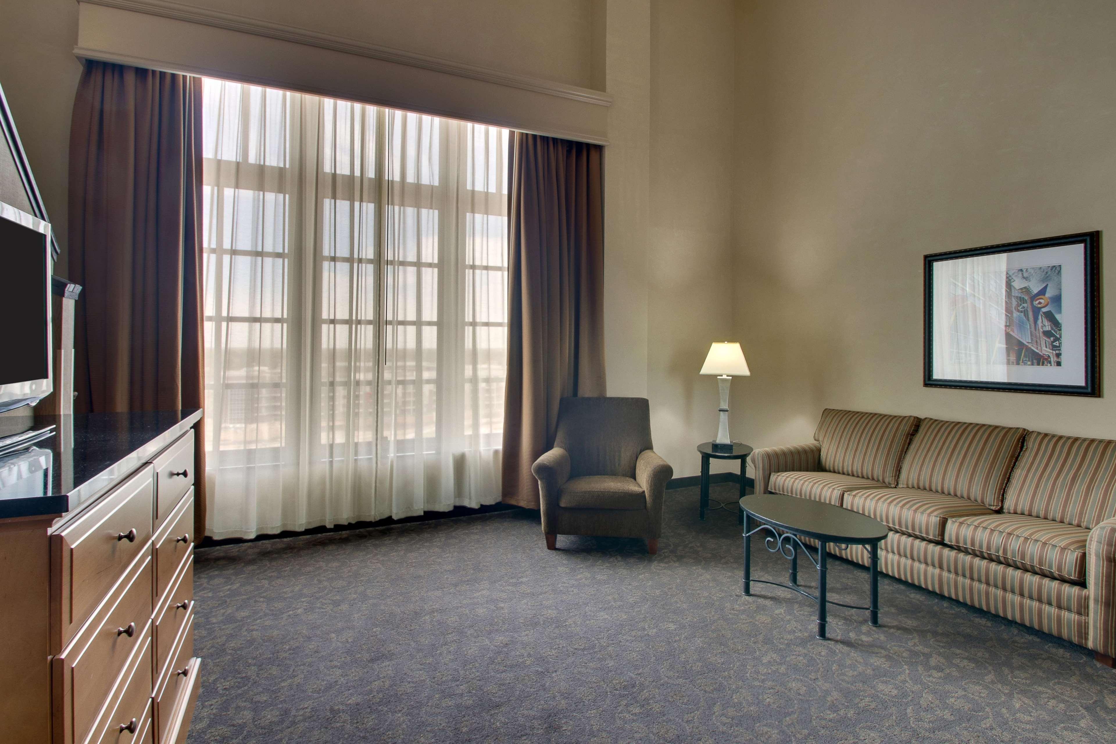 drury plaza hotel broadview wichita