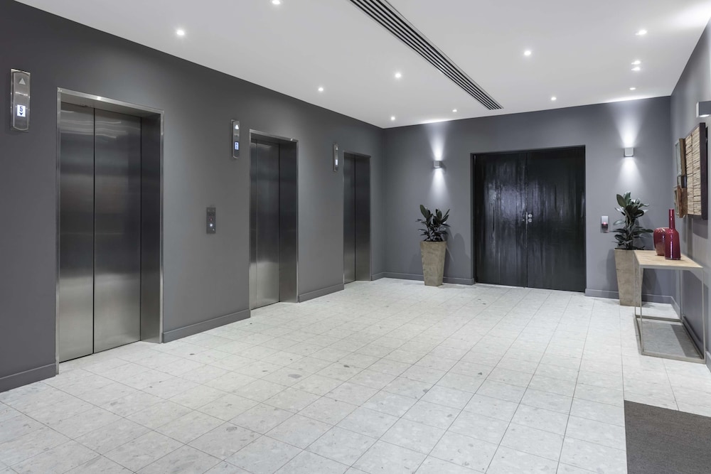 oaks sydney goldsbrough suites