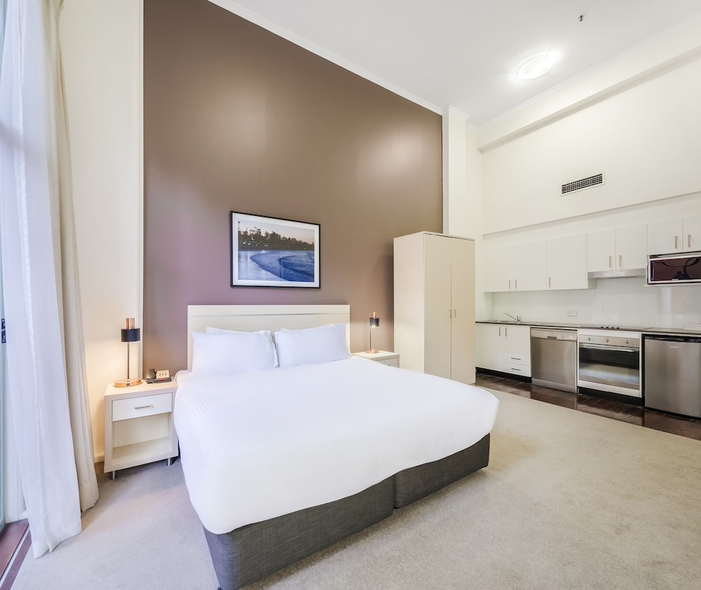 oaks sydney goldsbrough suites