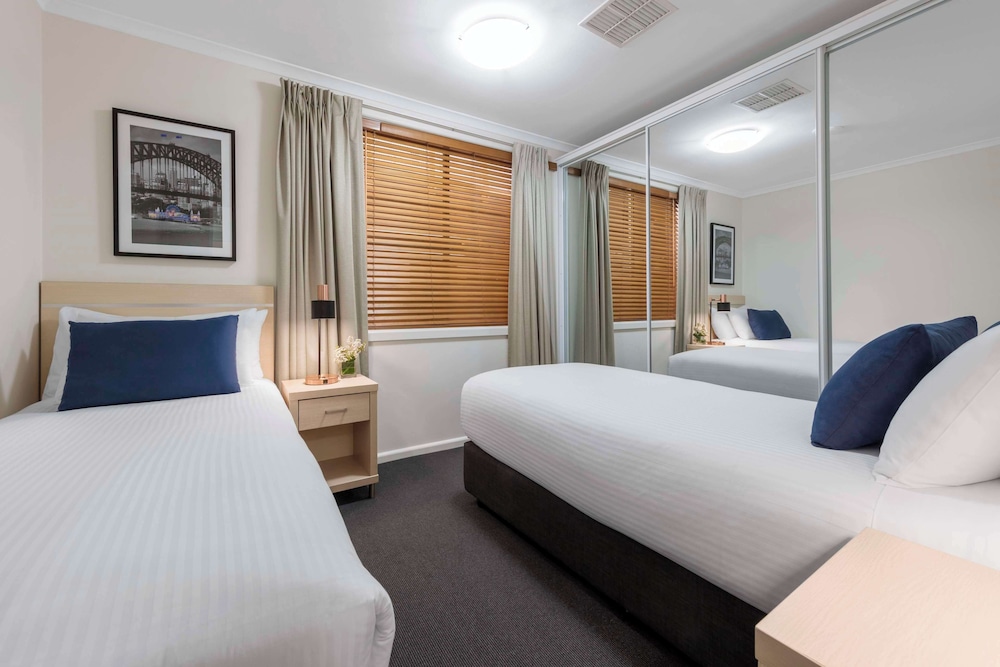 oaks sydney goldsbrough suites