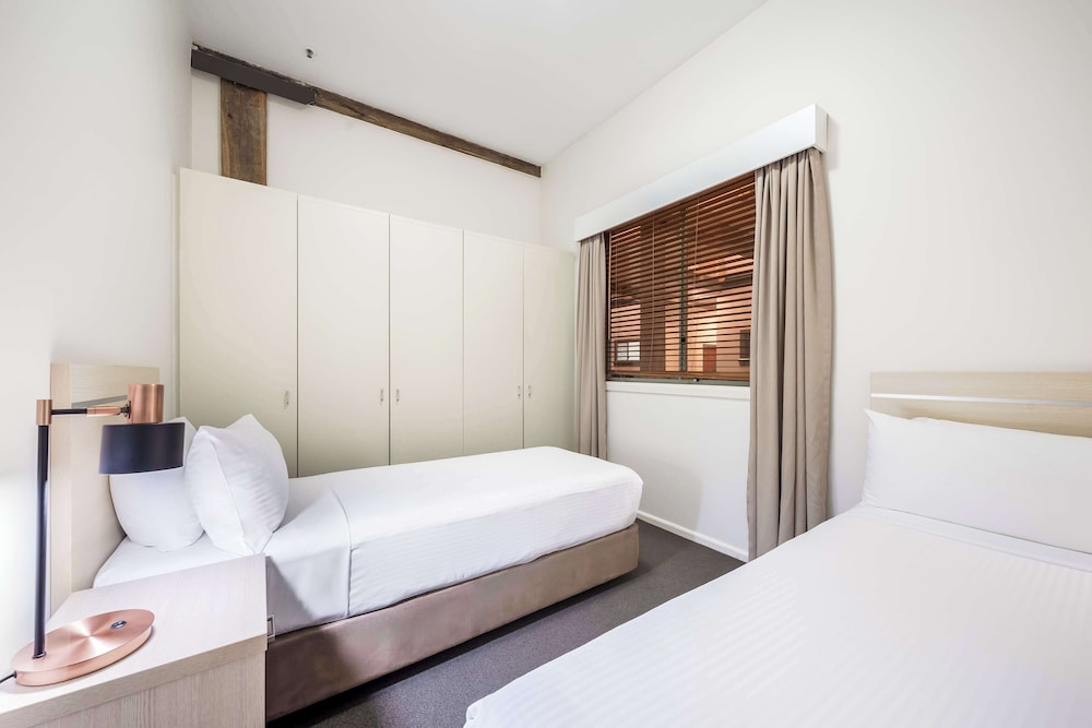 oaks sydney goldsbrough suites