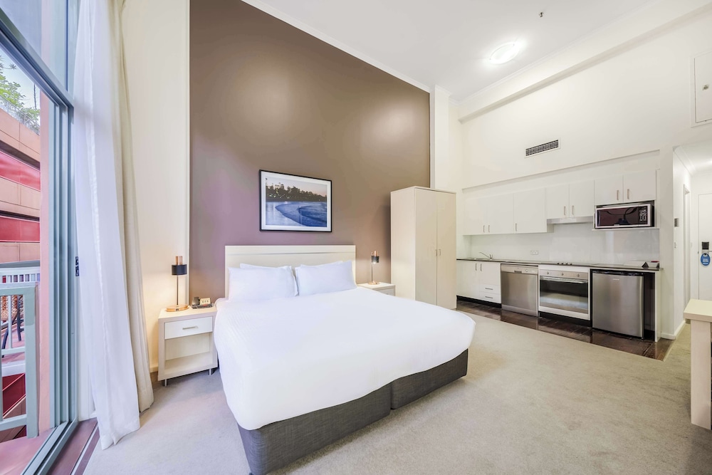 oaks sydney goldsbrough suites