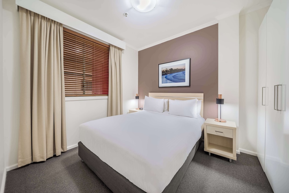 oaks sydney goldsbrough suites