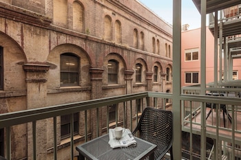 oaks sydney goldsbrough suites