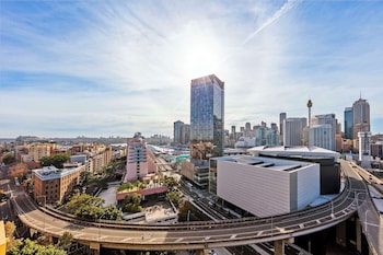 oaks sydney goldsbrough suites