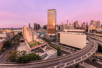 oaks sydney goldsbrough suites