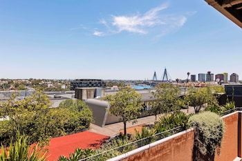 oaks sydney goldsbrough suites