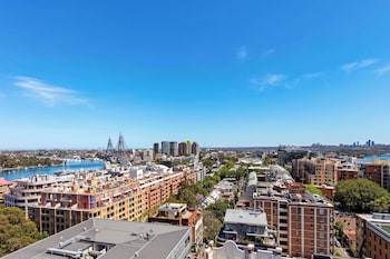 oaks sydney goldsbrough suites