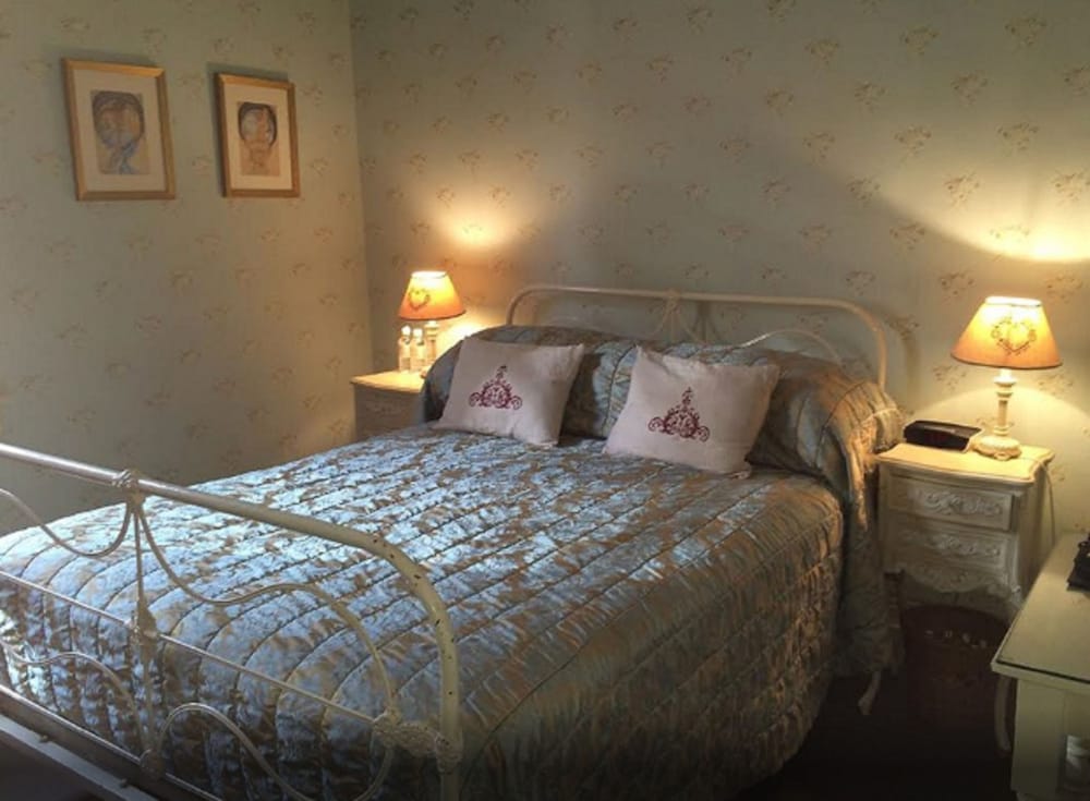 the russell boutique hotel