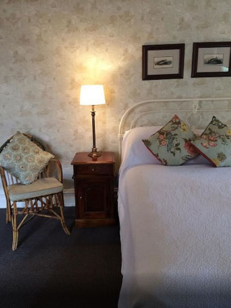 the russell boutique hotel