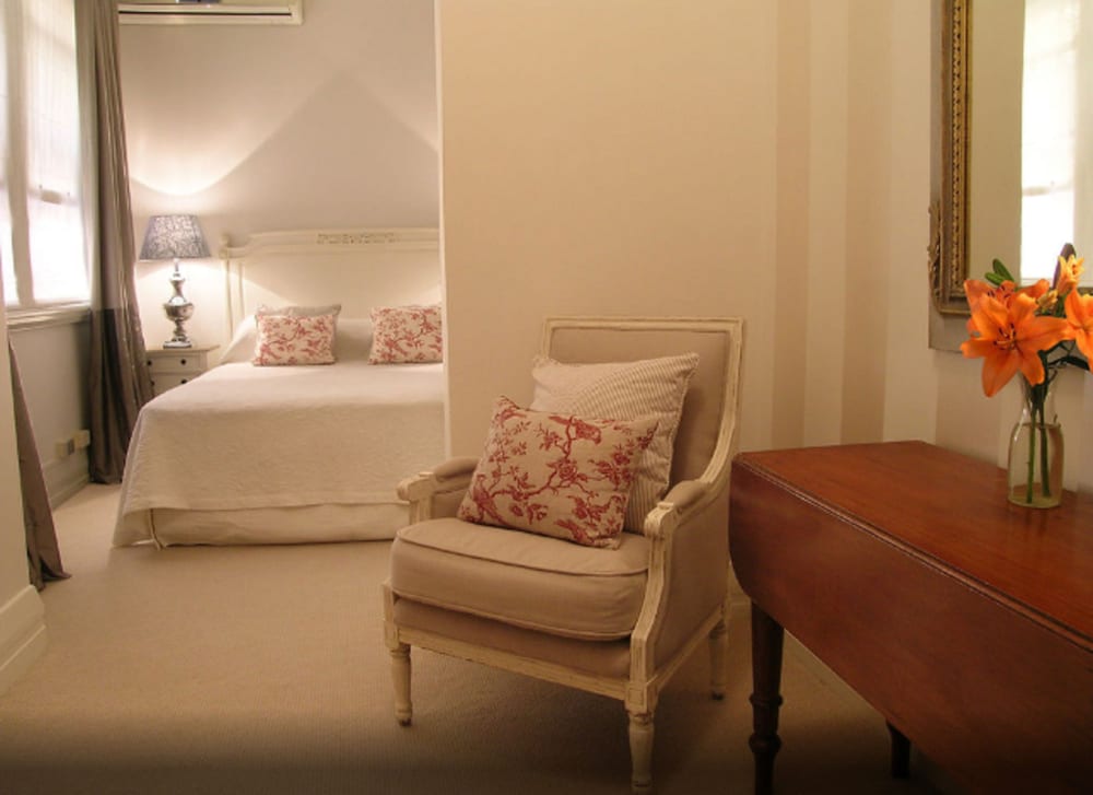 the russell boutique hotel