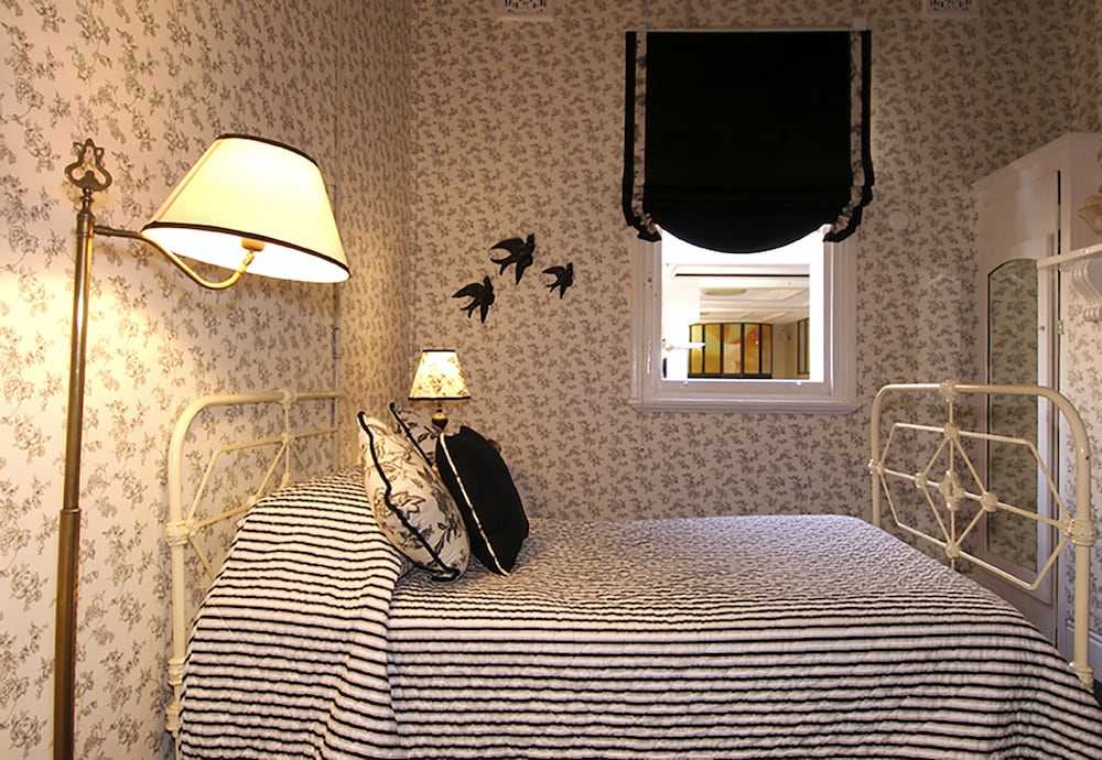 the russell boutique hotel