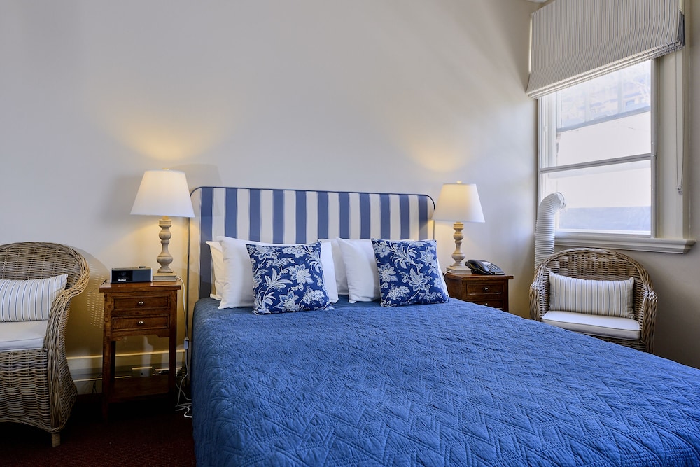 the russell boutique hotel