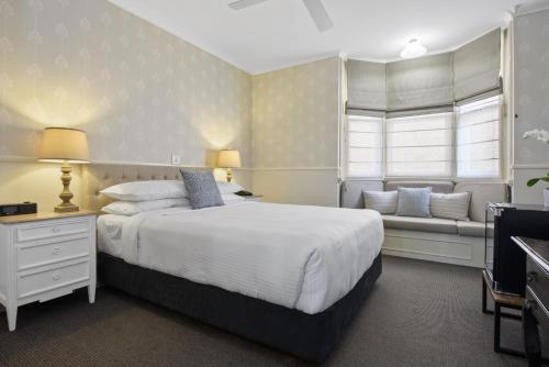 the russell boutique hotel