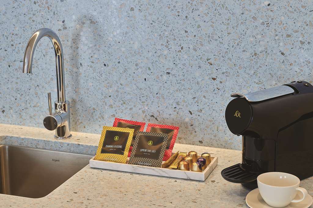 adina apartment hotel sydney chippendale