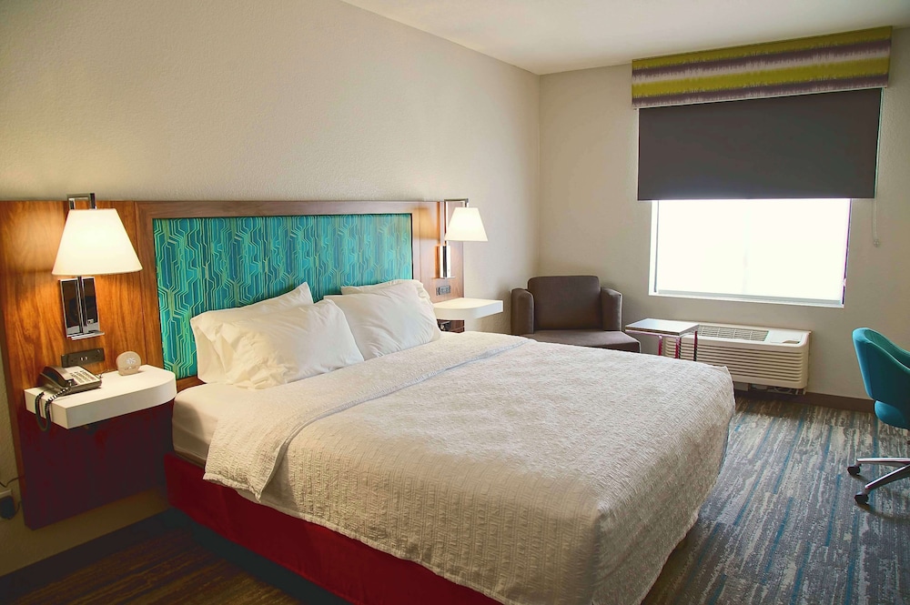 hampton inn and suites cathedral city