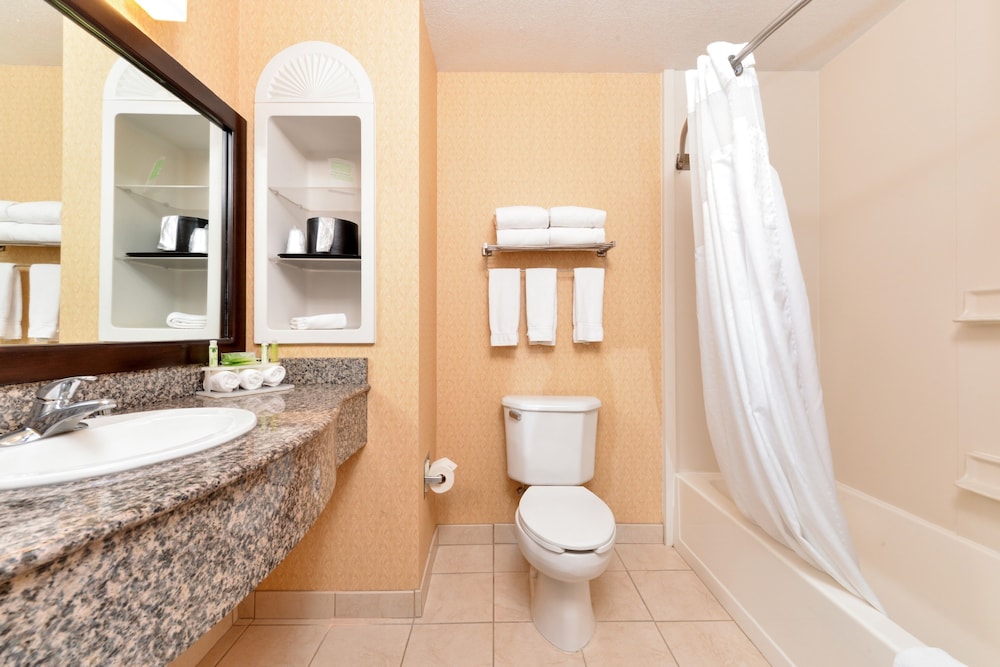 hampton inn and suites cathedral city
